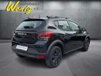 Neu Dacia Sandero Stepway 91 PS (66 kW) 2025 Perlmuttschwarz Limousine