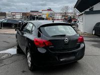 Gebraucht Opel Astra 100 PS (73 kW) 2011 Kleinwagen