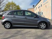 Gebraucht Mercedes B160 95 PS (69 kW) 2010 Mountaingrau  met. Kleinwagen