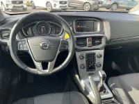 Gebraucht Volvo V40 Momentum 122 PS (89 kW) 2018 Blau Limousine