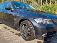 Gebraucht BMW 318 129 PS (94 kW) 2006 Schwarz Limousine