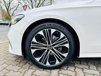 Gebraucht Mercedes E200 227 PS (166 kW) 2023 Polarweiss  unilack Limousine