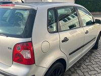 Gebraucht VW Polo 64 PS (47 kW) 2004 Silber Kleinwagen