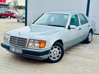 Gebraucht Mercedes 200 75 PS (55 kW) 1992 Silber Limousine