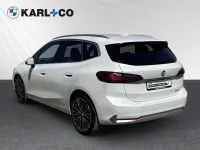 Gebraucht BMW 223 Active Tourer Luxury Line 204 PS (150 kW) 2022 Weiss Van / Kleinbus