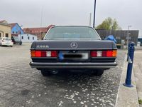 Gebraucht Mercedes 200 60 PS (44 kW) 1982 Blau Limousine