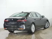 Gebraucht BMW 530e Comfort Edition 299 PS (219 kW) 2024 Saphirschwarz metallic Limousine
