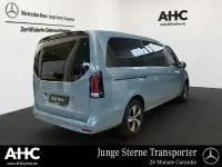 Gebraucht Mercedes V220 Style 163 PS (119 kW) 2025 Blau Van / Kleinbus