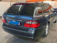 Gebraucht Mercedes E220 Classic 170 PS (125 kW) 2008 Grau Limousine