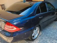Gebraucht Mercedes C220 143 PS (105 kW) 2003 Blau Limousine