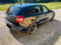 Gebraucht BMW 118 129 PS (94 kW) 2007 Schwarz Kleinwagen