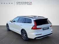 Gebraucht Volvo V60 Plus 455 PS (334 kW) 2023 Crystal white pearl / metallic Kombi