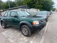 Gebraucht Nissan Navara 133 PS (97 kW) 2009 Grün Pickup