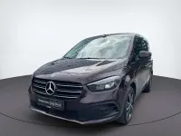 Gebraucht Mercedes T180 Progressive 116 PS (85 kW) 2022 Rot Van / Kleinbus