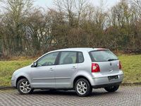 Gebraucht VW Polo Comfortline 64 PS (47 kW) 2003 Silber Limousine