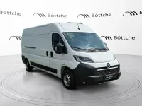 Gebraucht Opel Movano 140 PS (102 kW) 2024 Lackierung weiss icy/typ aussenverkleidung spiegel flach standard Van