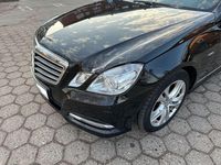 Gebraucht Mercedes E200 Avantgarde 136 PS (100 kW) 2012 Schwarz Limousine