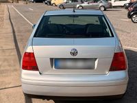 Gebraucht VW Bora 101 PS (74 kW) 1999 Silber Limousine