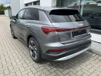 Gebraucht Audi Q4 e-tron Comfort 150 kW (204 PS) 2023 Taifungrau metallic (metallic) SUV