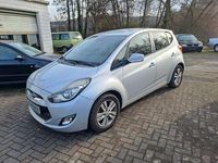 Gebraucht Hyundai ix20 Style 125 PS (91 kW) 2011 Silber Kleinwagen