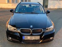 Gebraucht BMW 318 143 PS (105 kW) 2012 Schwarz Kombi