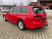 Gebraucht VW Passat Business 122 PS (89 kW) 2023 Rot Kombi