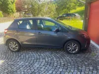 Gebraucht Toyota Yaris 69 PS (50 kW) 2017 Grau Kleinwagen