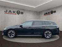 Gebraucht VW Passat R-line 150 PS (110 kW) 2025 Schwarz Kombi