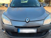 Gebraucht Renault Mégane GrandTour 130 PS (95 kW) 2010 Grau Kombi