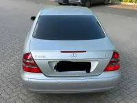 Gebraucht Mercedes E220 150 PS (110 kW) 2002 Silber Limousine