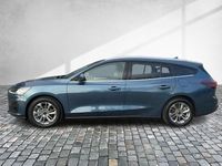 Gebraucht Ford Focus Titanium 125 PS (91 kW) 2024 Chrome blue metallic Limousine
