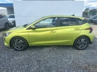 Neu Hyundai i20 Comfort 90 PS (66 kW) 2026 Mangrove green mg2 Kleinwagen