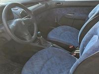 Gebraucht Peugeot 206 60 PS (44 kW) 1998 Weiß Kleinwagen