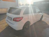 Gebraucht Mercedes B200 Urban 156 PS (114 kW) 2016 Weiß Van / Kleinbus