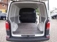 Gebraucht VW Transporter 102 PS (75 kW) 2017 Candyweiß Van