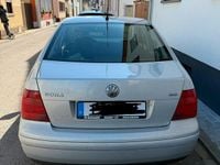 Gebraucht VW Bora 116 PS (85 kW) 1999 Grau Limousine