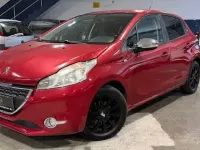 Gebraucht Peugeot 208 82 PS (60 kW) 2014 Rot Kleinwagen