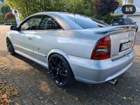 Gebraucht Opel Astra 192 PS (141 kW) 2002 Silber Coupé