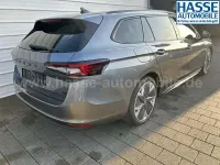 Neu Skoda Superb SportLine 265 PS (194 kW) 2026 Graphite grau metallic Kombi