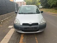 Gebraucht Toyota Yaris Eco 68 PS (50 kW) 2000 Silber Kleinwagen