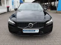 Gebraucht Volvo V60 Plus 253 PS (186 kW) 2023 Black solid stone Kombi