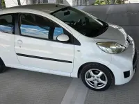 Gebraucht Peugeot 107 68 PS (50 kW) 2011 Weiß Kleinwagen