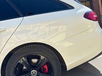 Gebraucht Mercedes E220 AMG line 194 PS (142 kW) 2017 Weiß Limousine