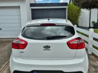 Gebraucht Kia Rio Edition 7 86 PS (63 kW) 2014 Weiß Kleinwagen