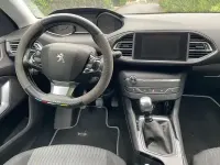 Gebraucht Peugeot 308 Active 125 PS (91 kW) 2014 Blau Limousine