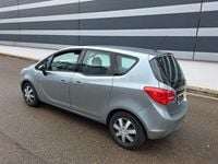 Gebraucht Opel Meriva Edition 101 PS (74 kW) 2012 Silber Van / Kleinbus