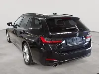 Gebraucht BMW 320e Shadowline 163 PS (119 kW) 2022 Saphirschwarz metallic Kombi