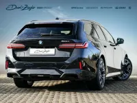 Gebraucht BMW 520 M Sport 197 PS (144 kW) 2025 Saphirschwarzmetallic Kombi