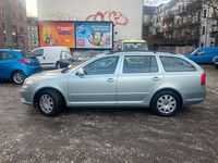 Gebraucht Skoda Octavia Ambiente 122 PS (89 kW) 2009 Grün Kombi