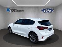 Gebraucht Ford Focus ST-Line X 155 PS (114 kW) 2024 Frostweiss Limousine